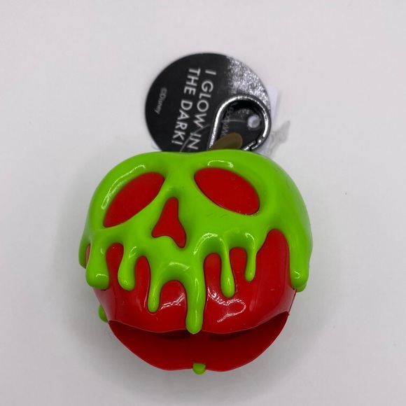 Bath & Body Works Accessories - Bath & Body Works Disney Villains Evil Queen Poison Apple Pocketbac Holder